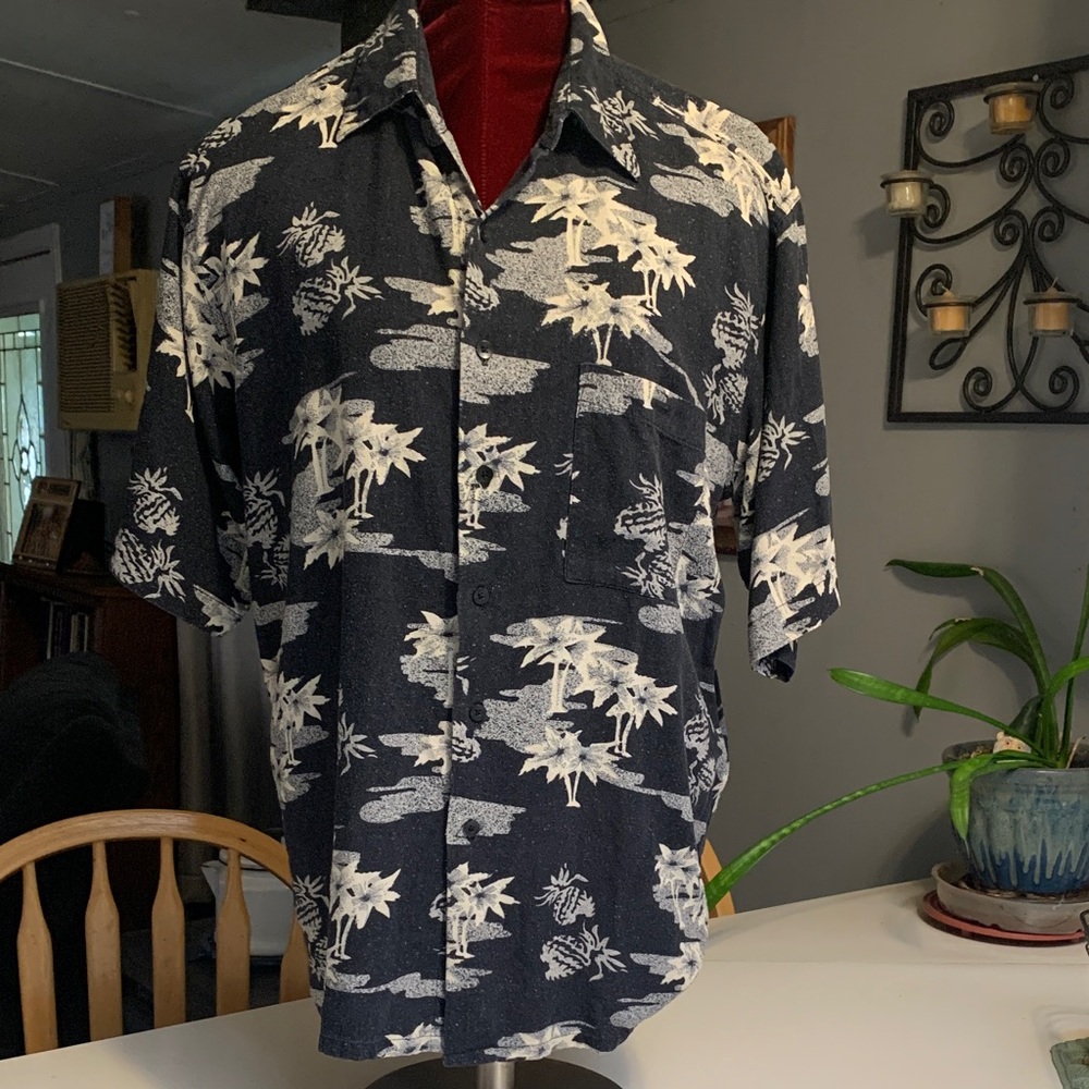 Washable Silk Men's Black and White Hawaiian Shirt